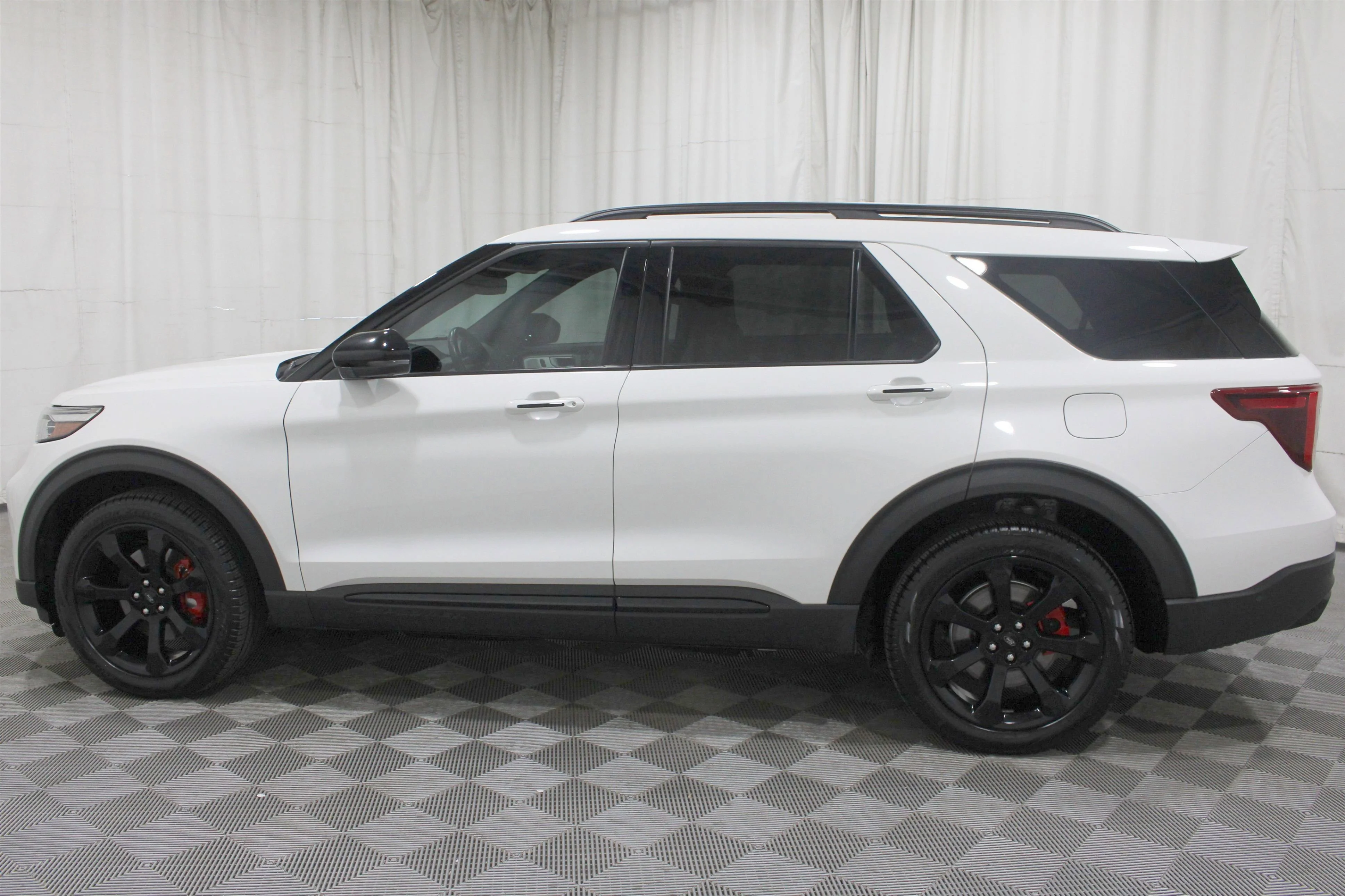 2022 Ford Explorer ST - Photo 35
