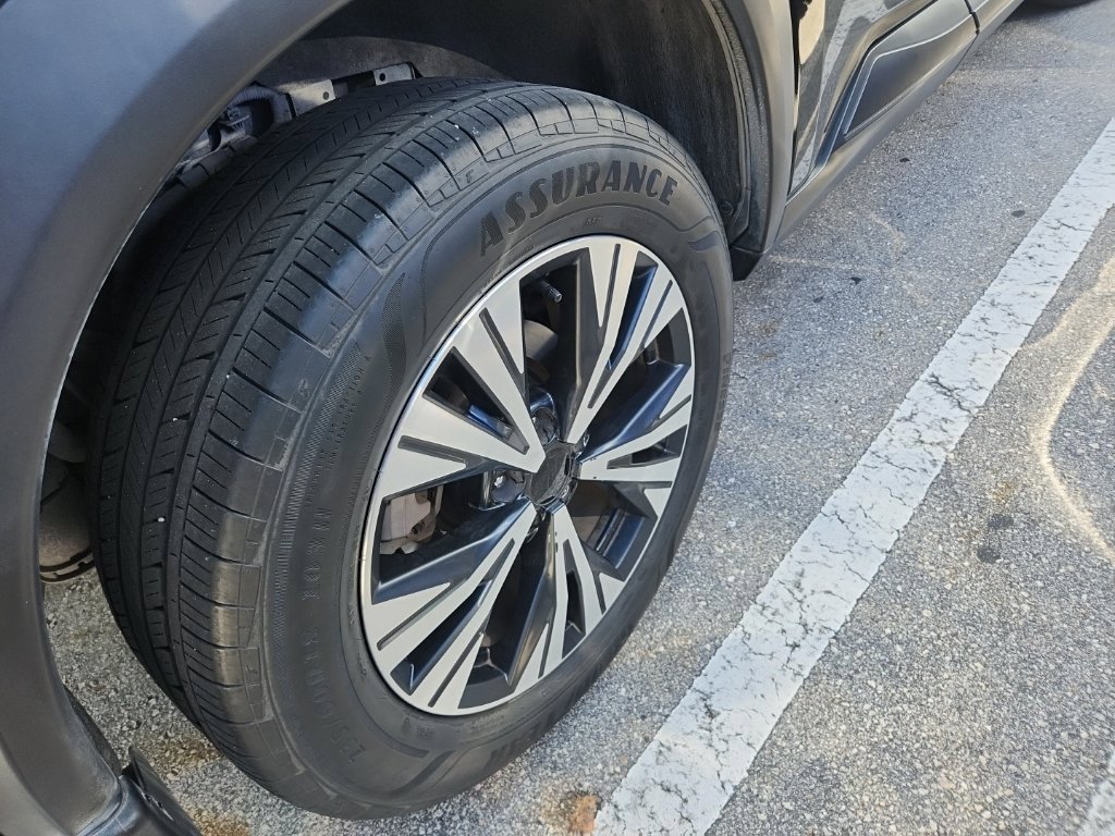 Used 2022 Black Nissan SV image 7