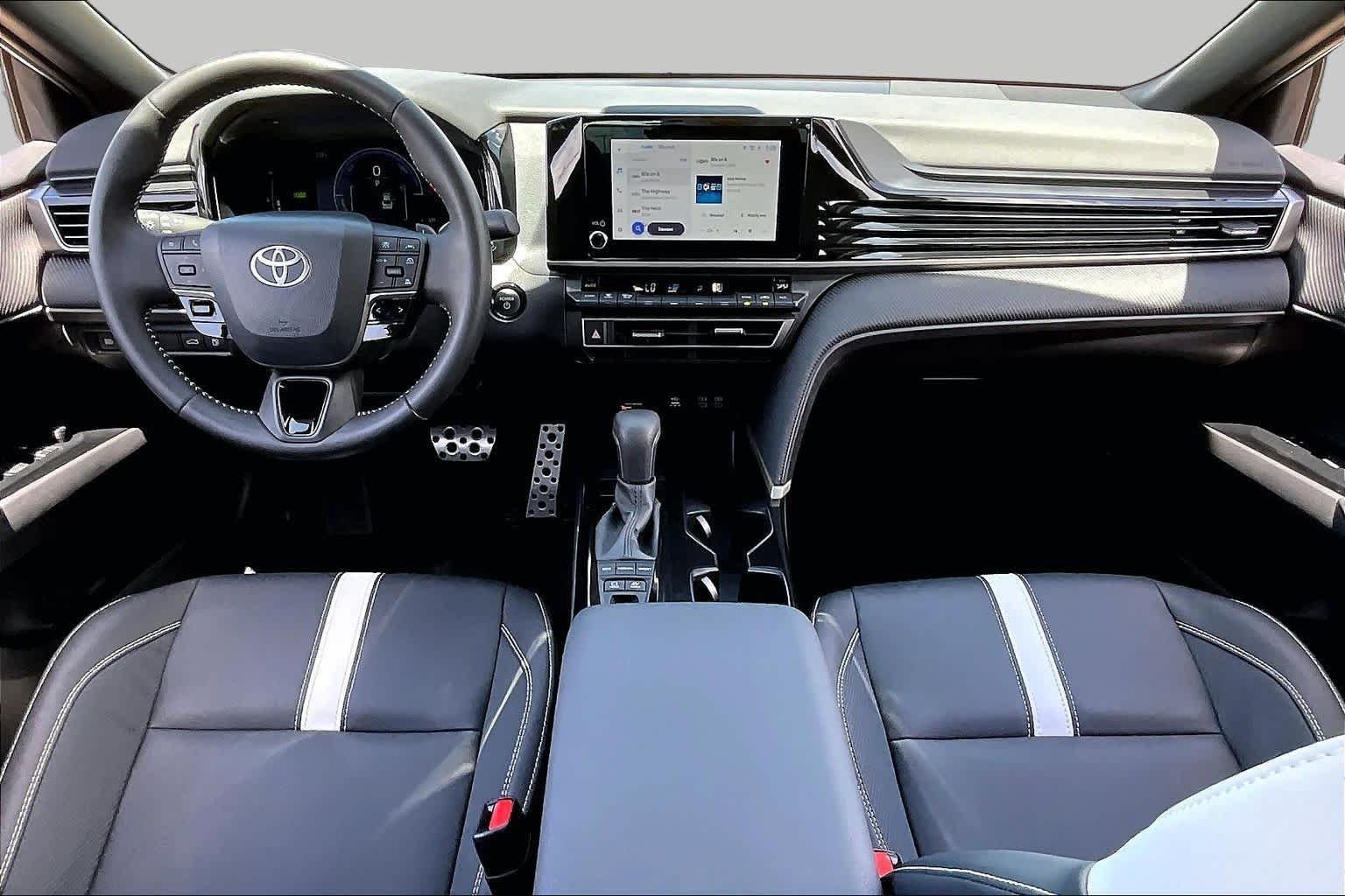 Used 2026 Ice Cap Toyota SE image 15