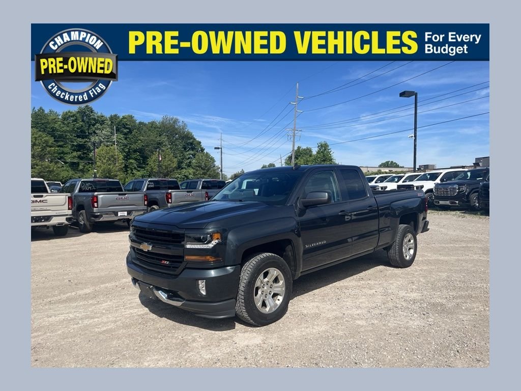 Used 2017 Graphite Metallic Chevrolet LT LT2 image 1