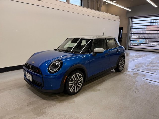 New 2026 MINI 4 Door Sportshatch in Golden Valley #MY03643
