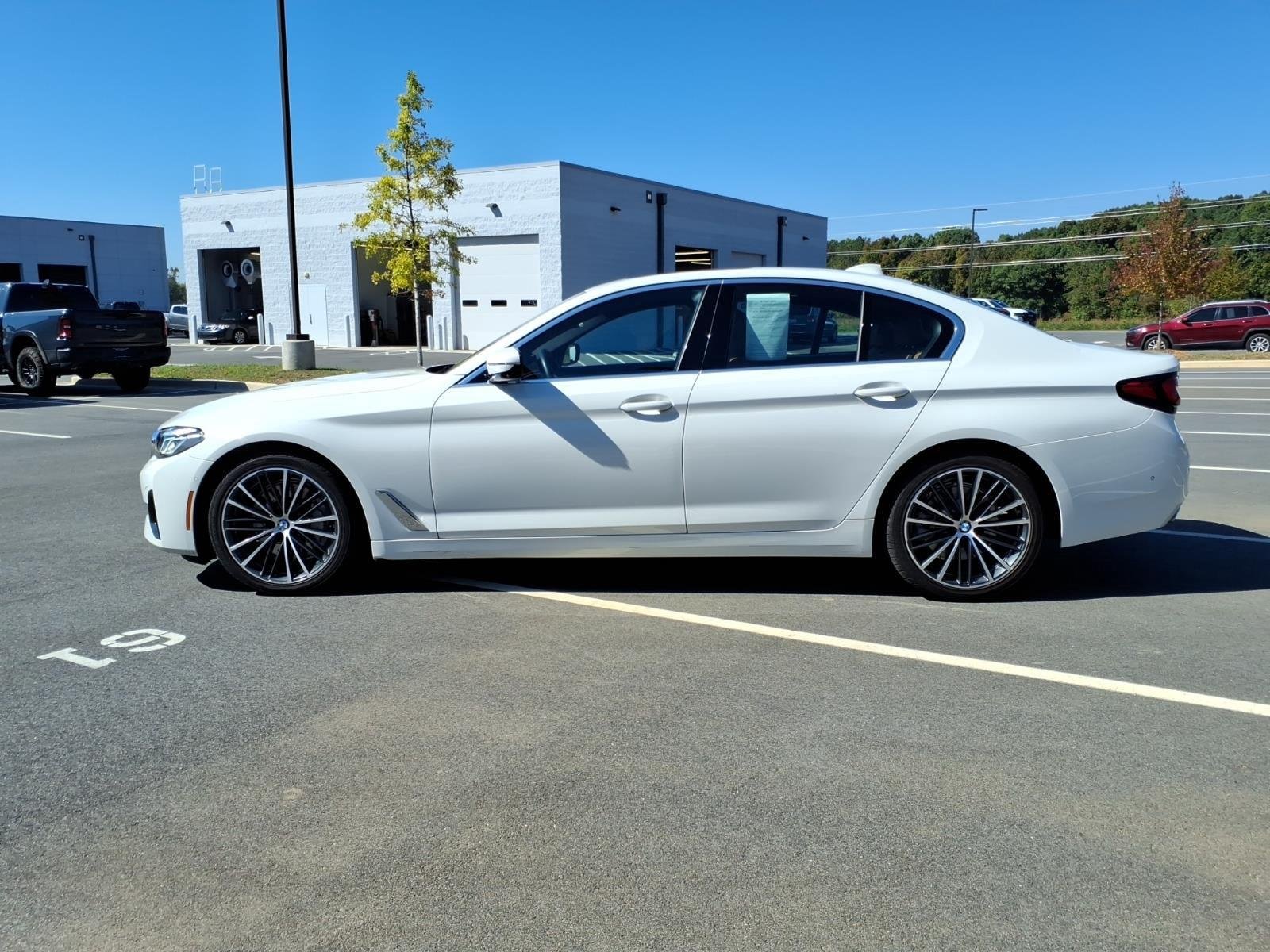 Used 2021 Alpine White BMW 530i image 3