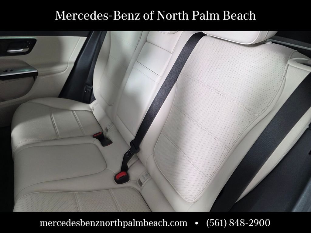 New 2026 Polar White Mercedes-Benz GLC 300 image 14