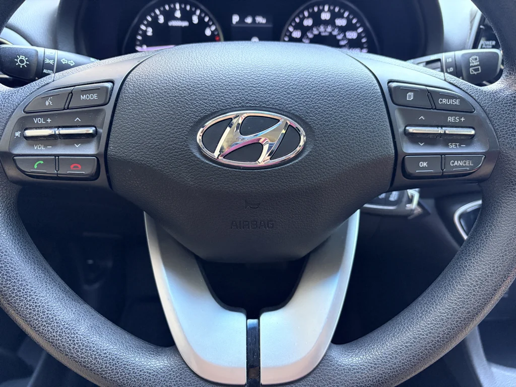 Used 2018 Summit Gray Hyundai Base image 14