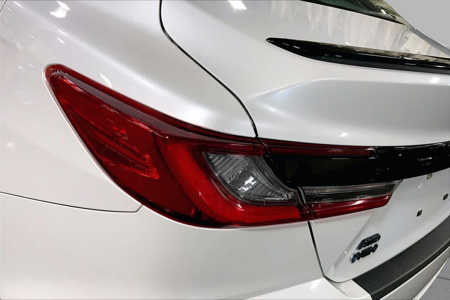 Used 2025 Wind Chill Pearl Toyota XSE image 29