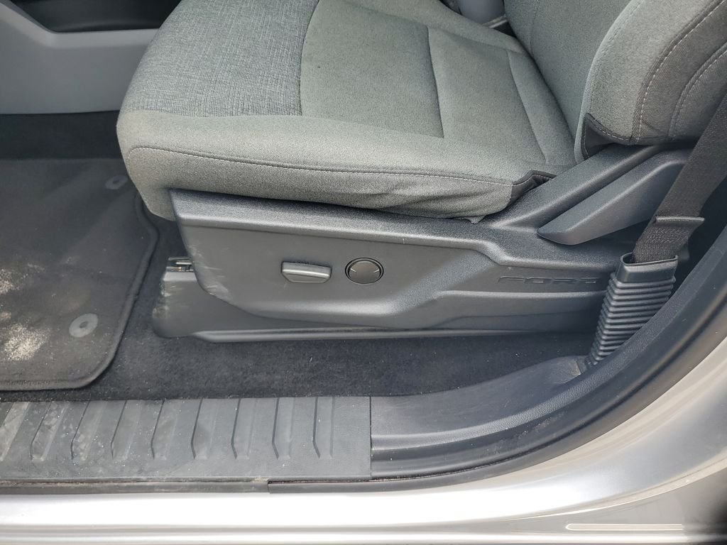 Used 2024 Silver Ford XLT image 16