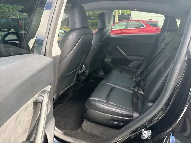 Used 2023  Tesla Long Range image 8