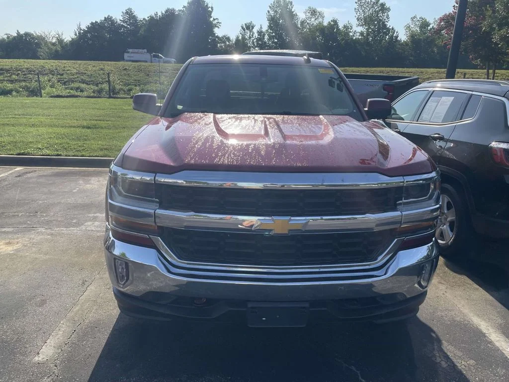 Used 2018 Cajun Red Tintcoat Chevrolet LT image 2