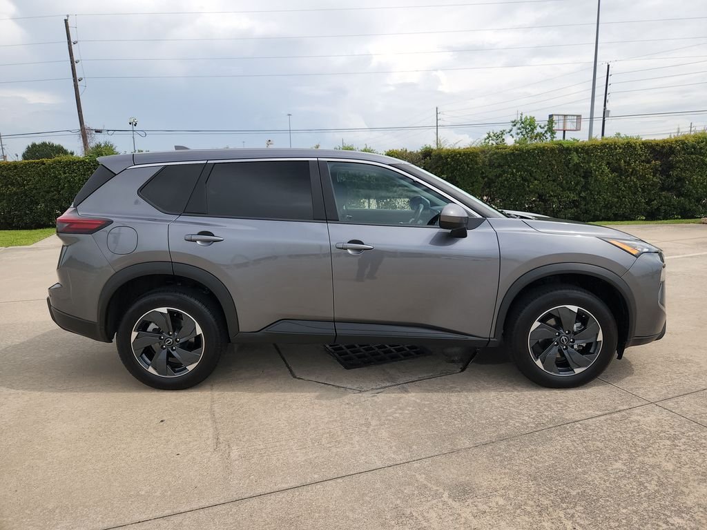 Used 2025 Gray Nissan SV AWD image 4