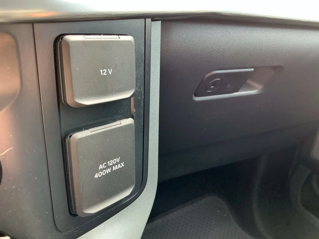 Used 2022 Silver Ford Lariat image 34