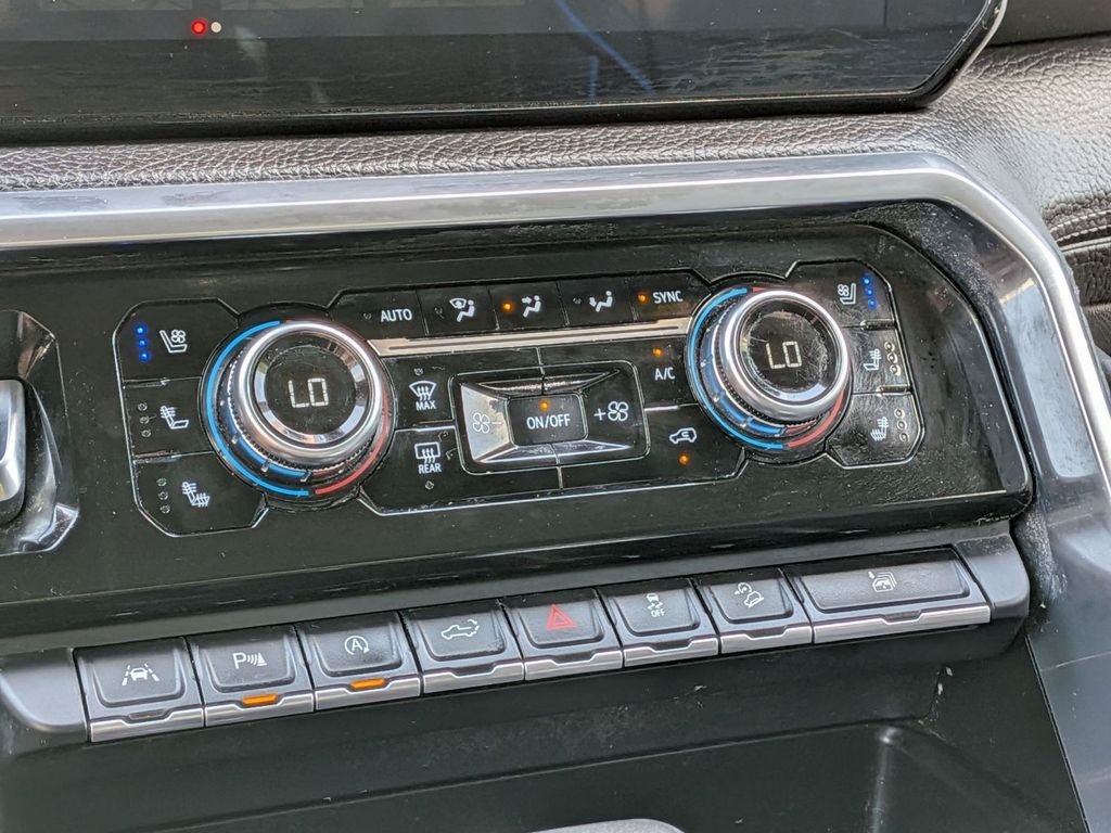 Used 2022 Silver GMC Denali image 23