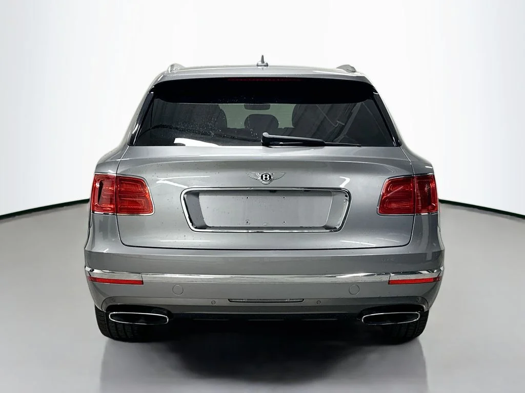 Used 2018  Bentley W12 image 10
