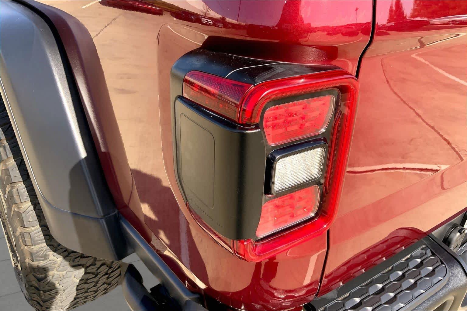 Used 2021 Snazzberry Pearlcoat Jeep Rubicon image 27