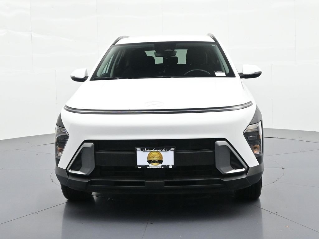 Used 2025 White Hyundai SEL AWD image 3