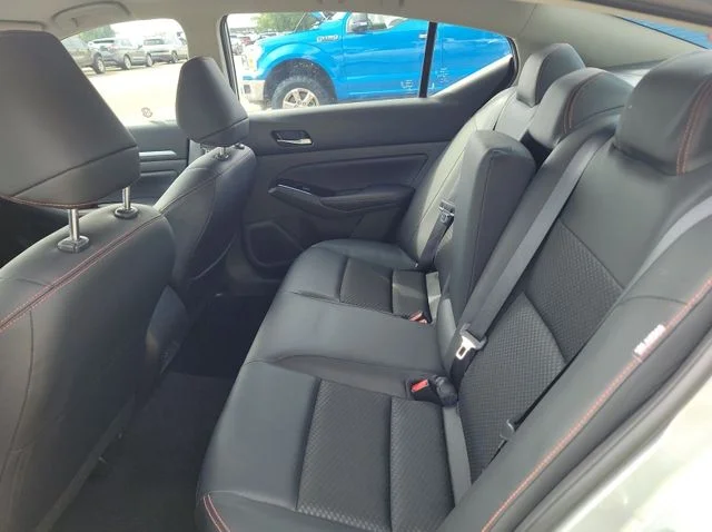 Used 2025 Silver Nissan 2.5 SR image 7