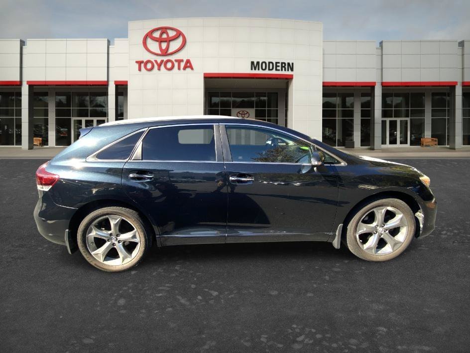 Used 2013 Cosmic Gray Mica Toyota XLE image 4