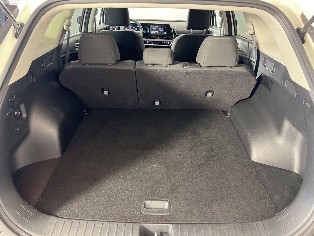 Used 2023 Snow White Pearl Kia LX image 19