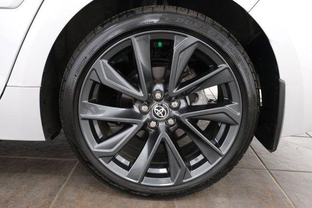 Certified Used 2025 CLASSIC SILVER METALLIC Toyota  image 39