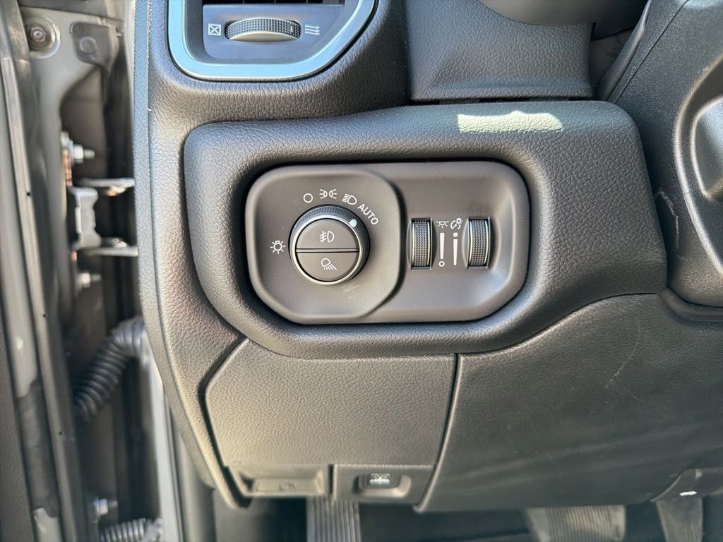 New 2026 Ceramic Gray Clear-Coat Exterior Paint RAM Laramie image 19