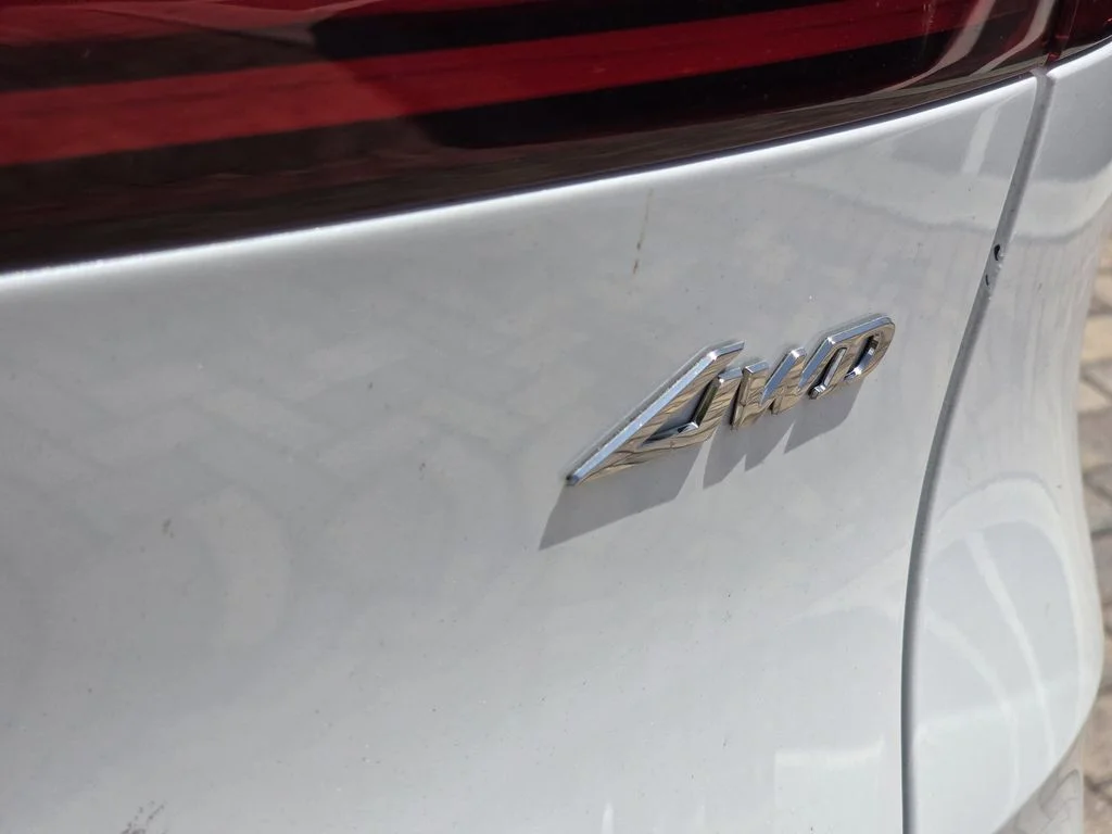 New 2026 White Genesis 2.5T image 7