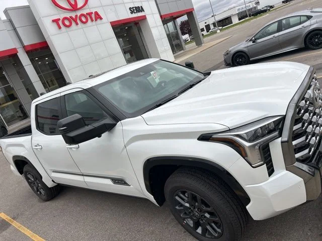 New 2026 Wind Chill Pearl <sup>1</sup> Toyota  Platinum image 5