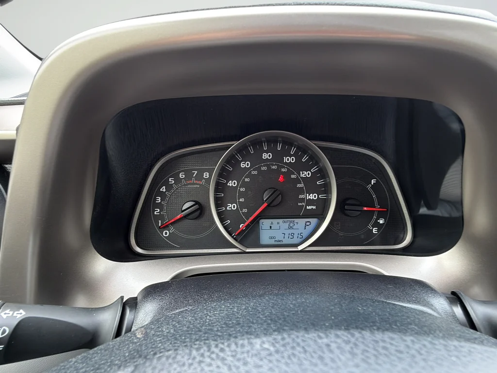 Used 2015 Red Toyota XLE image 26