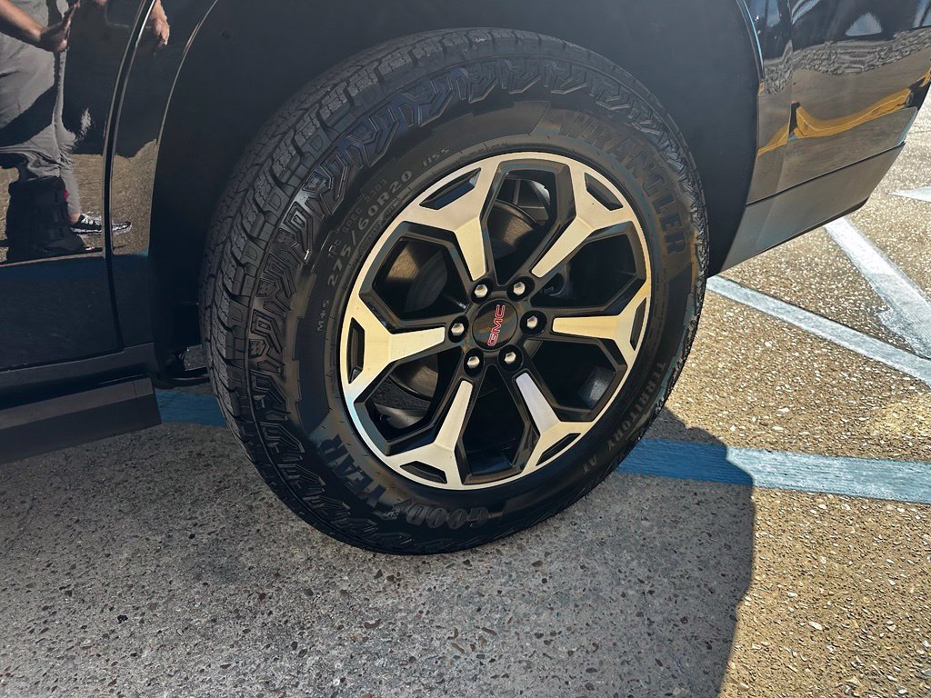 2026 GMC Yukon AT4 - Photo 22