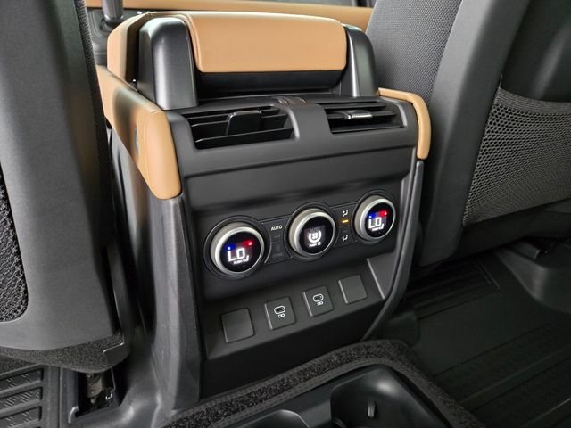 2025 Land Rover Defender V8 - Photo 13