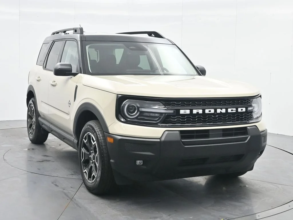 New 2025 Desert Sand Ford Outer Banks® image 4