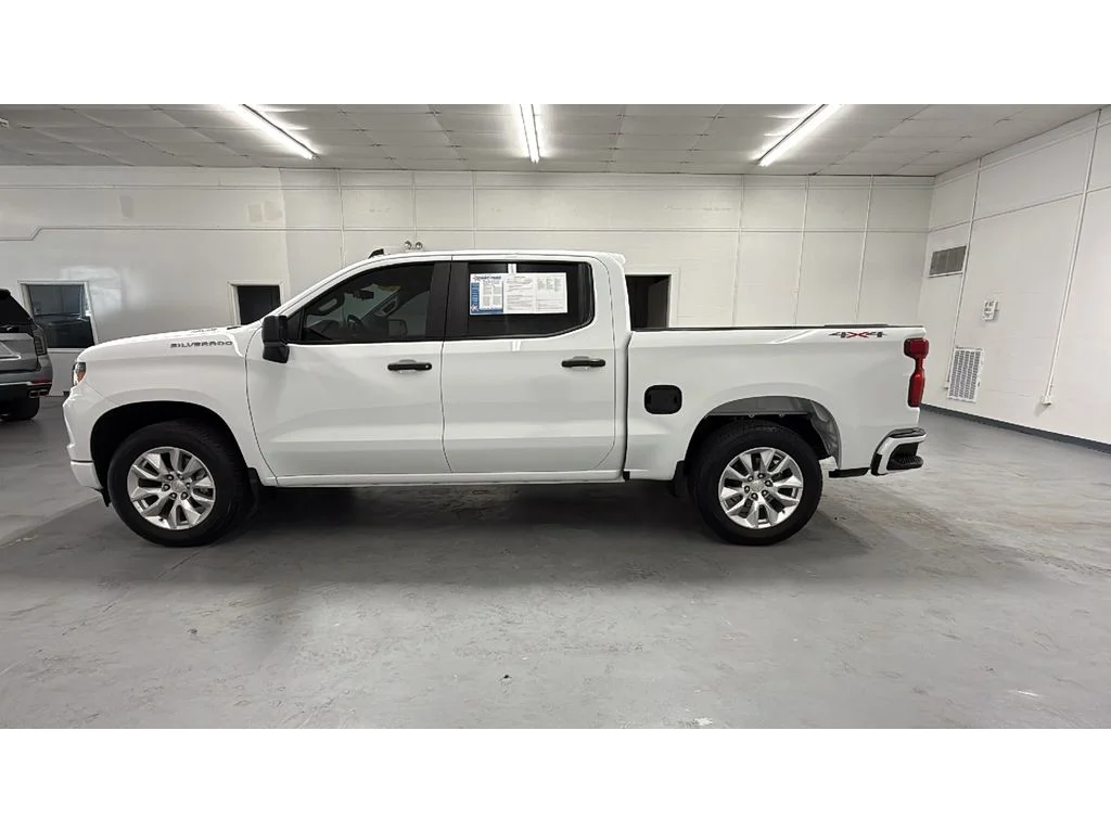 Used 2025 Summit White Chevrolet Custom image 14