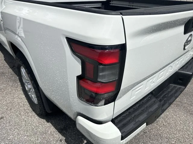 Used 2022 White Nissan SV image 33
