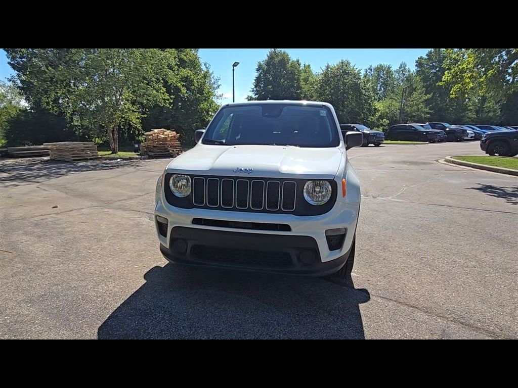 Certified Used 2023 White Jeep Latitude image 3