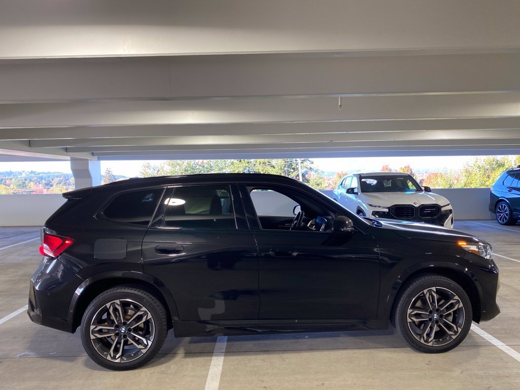 Used 2023 Black Sapphire Metallic BMW xDrive28i image 6