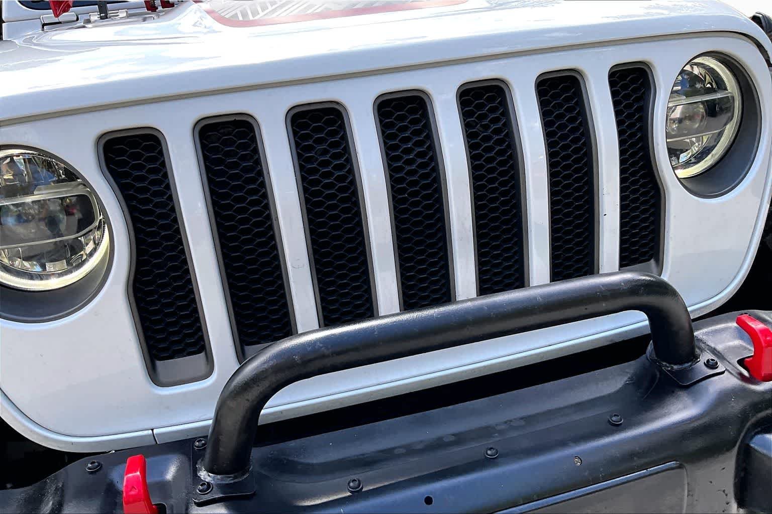 Used 2020 Bright White Clearcoat Jeep Rubicon image 28