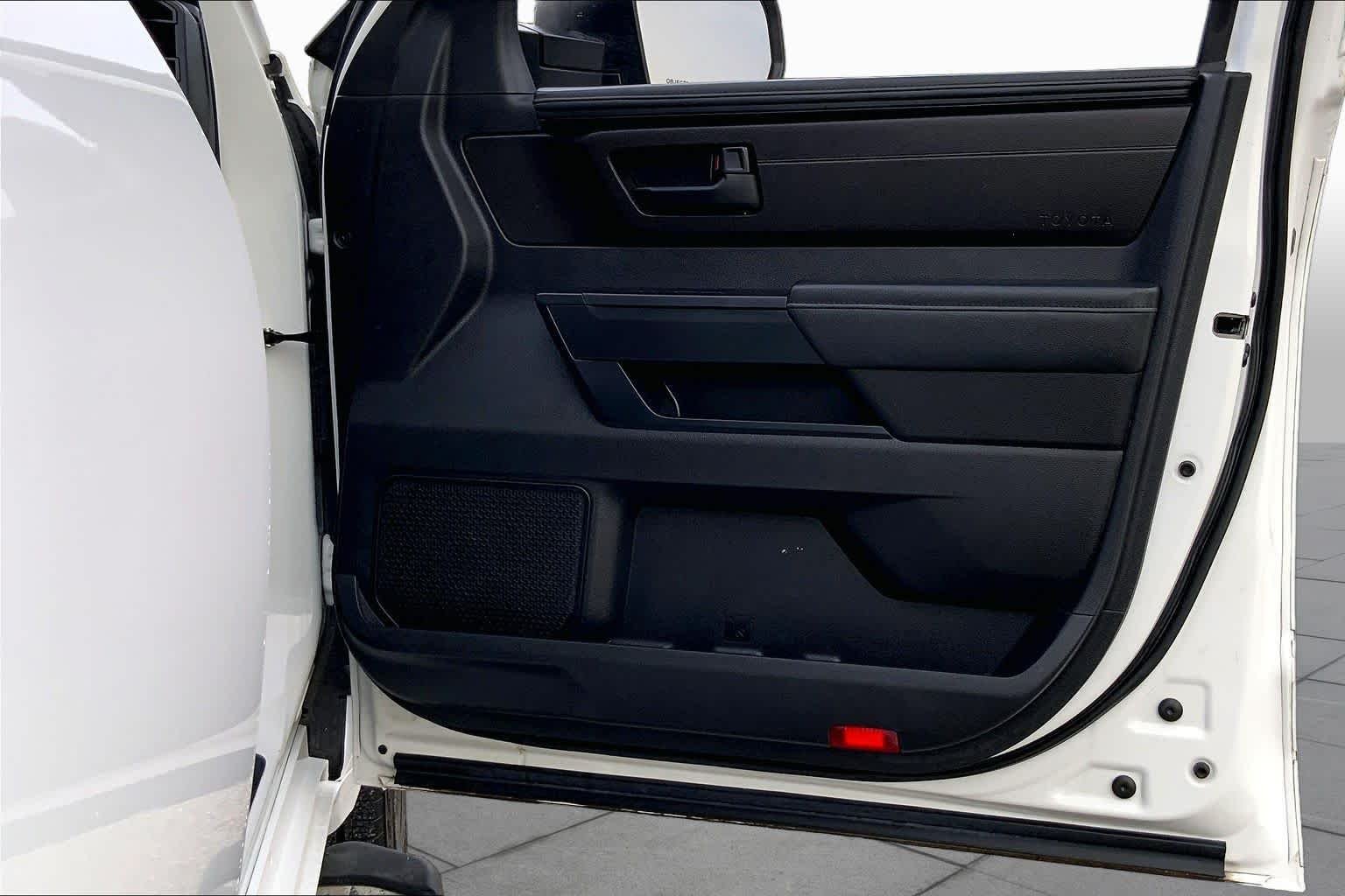 Used 2022 White Toyota SR image 22