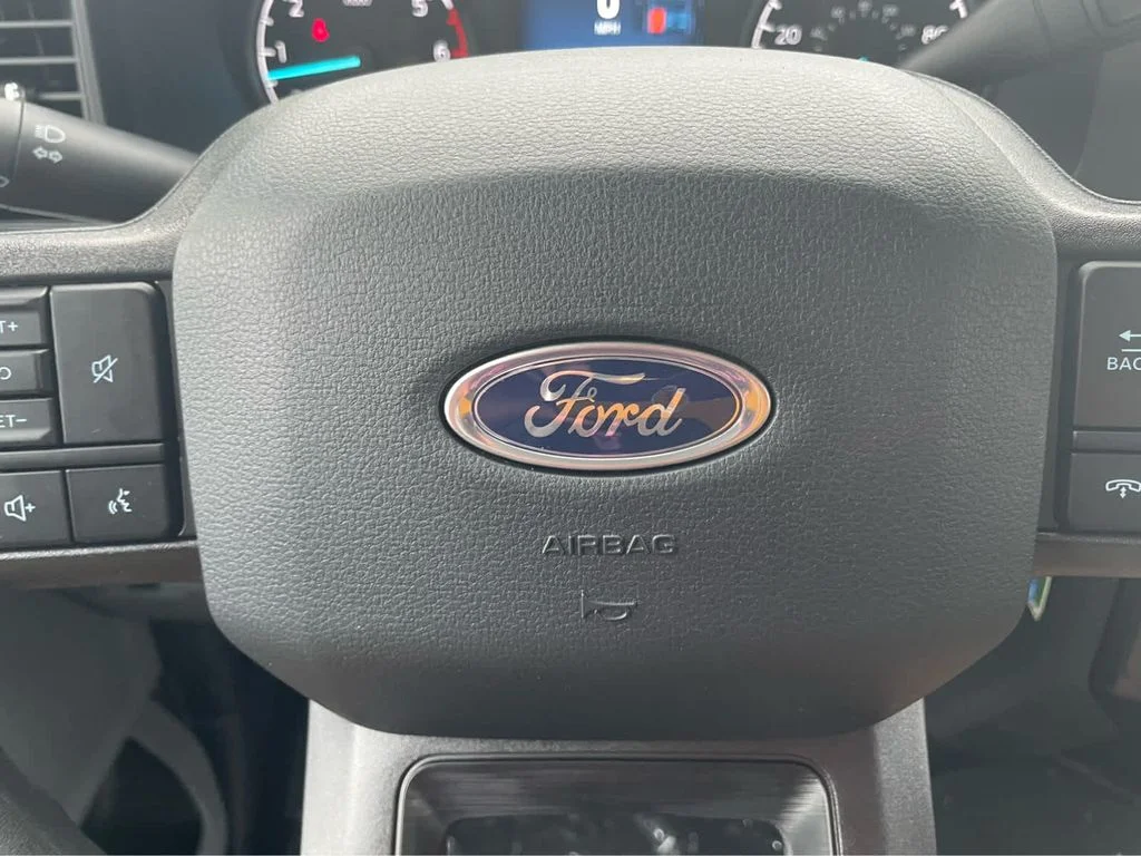 New 2026 Oxford White Ford F-350® XL image 18