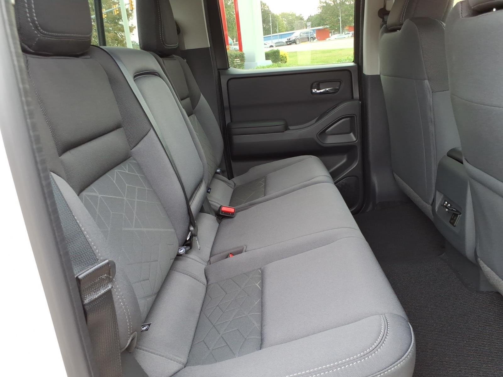 New 2027 Glacier White Nissan Crew Cab SV image 22