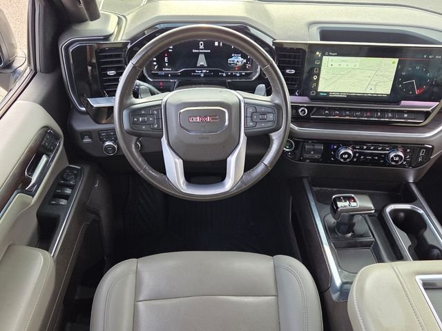 Used 2022 Black GMC SLT image 7