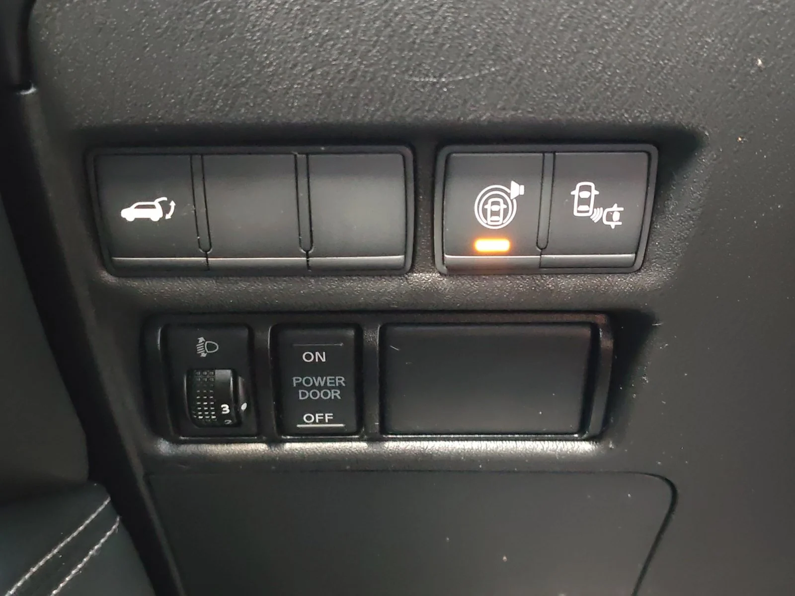 Used 2017 Forged Copper Nissan SL image 28