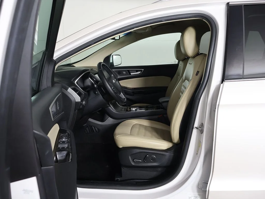Used 2019 White Ford SEL image 26