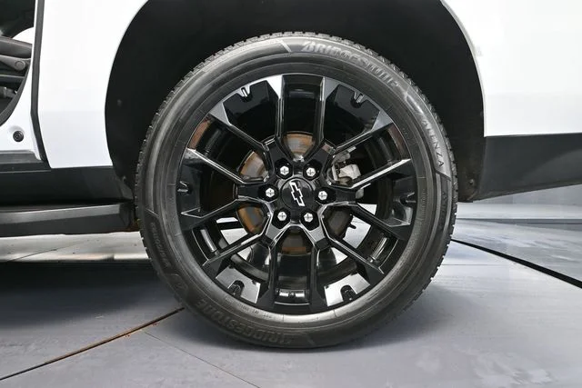 Used 2022 White Chevrolet RST image 16