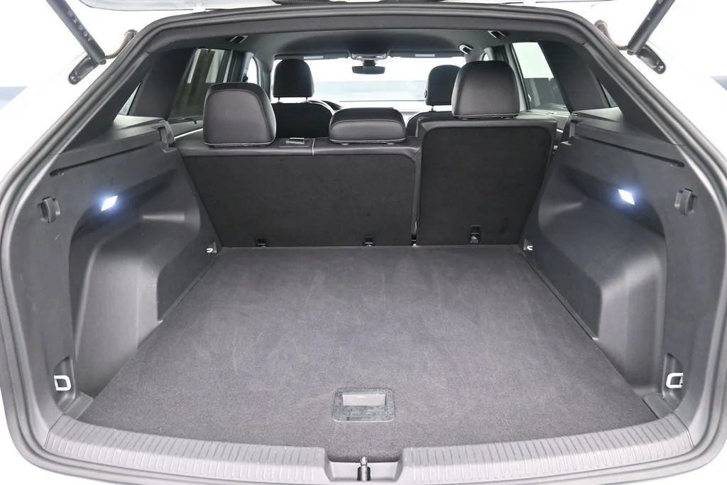 2025 Volkswagen Atlas Cross Sport SE w/Tech - Photo 11