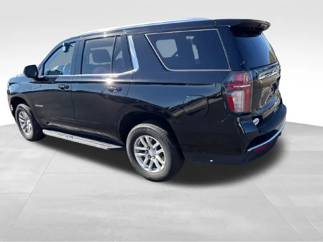 Used 2023 BLACK Chevrolet LT image 3