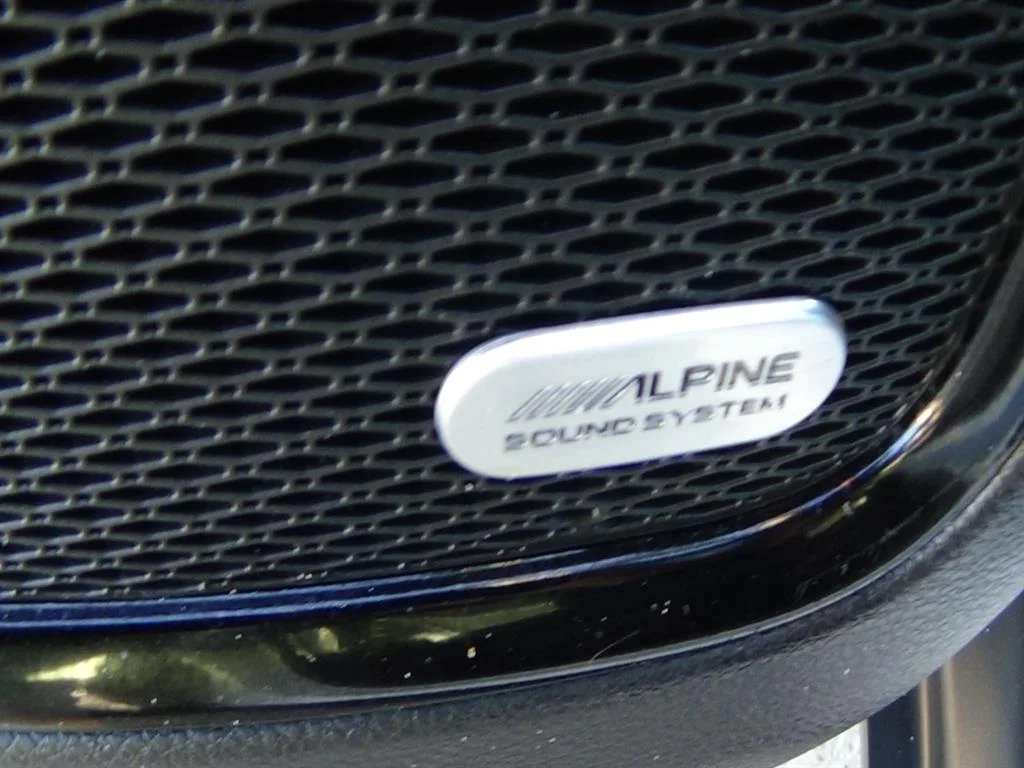 Used 2024 Bright White Clear Coat (pw7) Jeep Trailhawk image 19