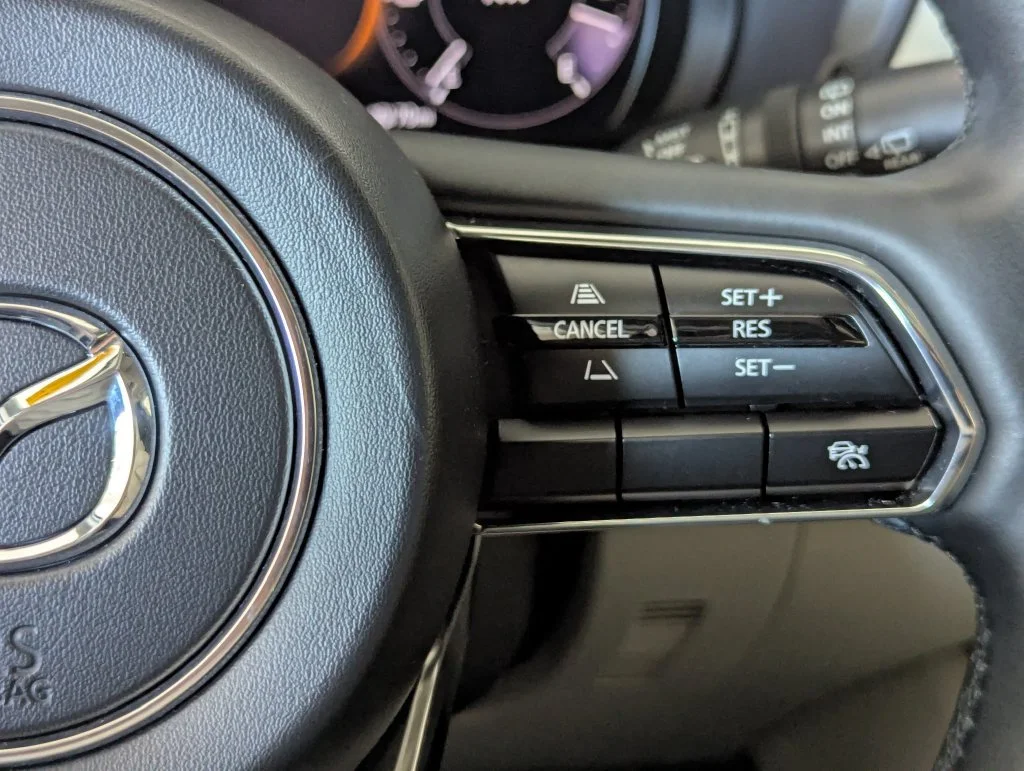 Used 2024 White Mazda Premium Plus AWD w/ 3rd Row Seats image 37