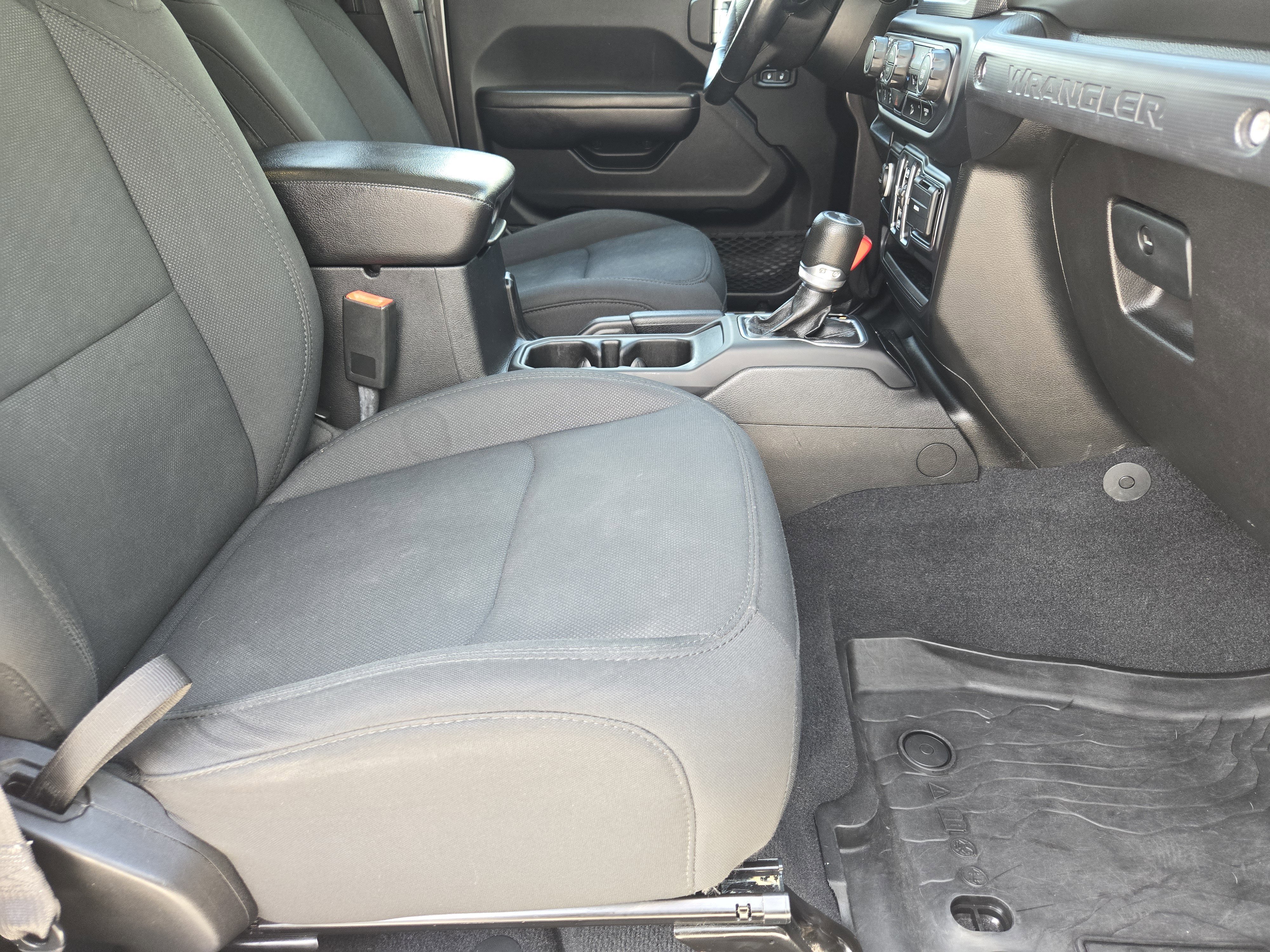 Used 2019 Granite Crystal Metallic Clearcoat Jeep Sport S image 15