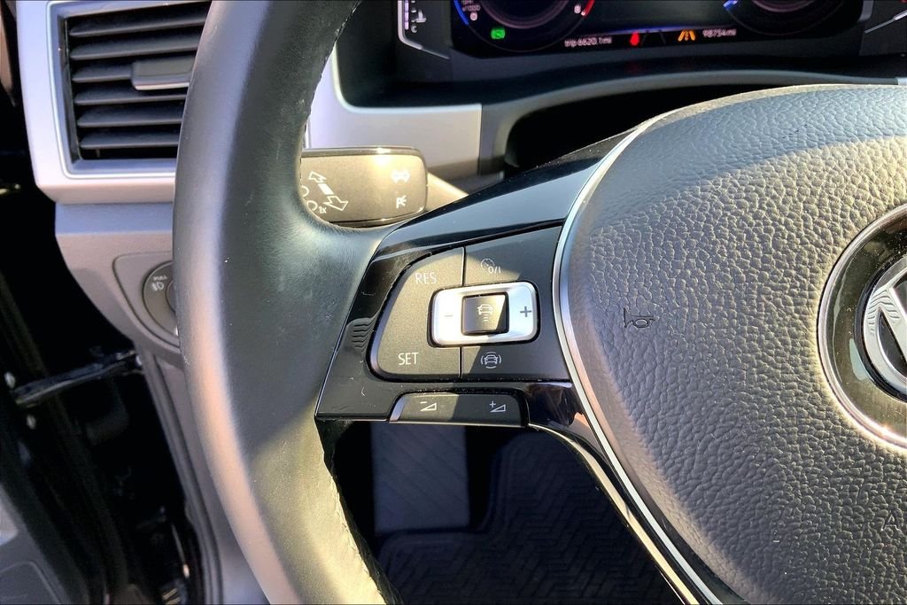 Used 2019 Deep Black Pearl Volkswagen 3.6L V6 SEL R-Line image 18