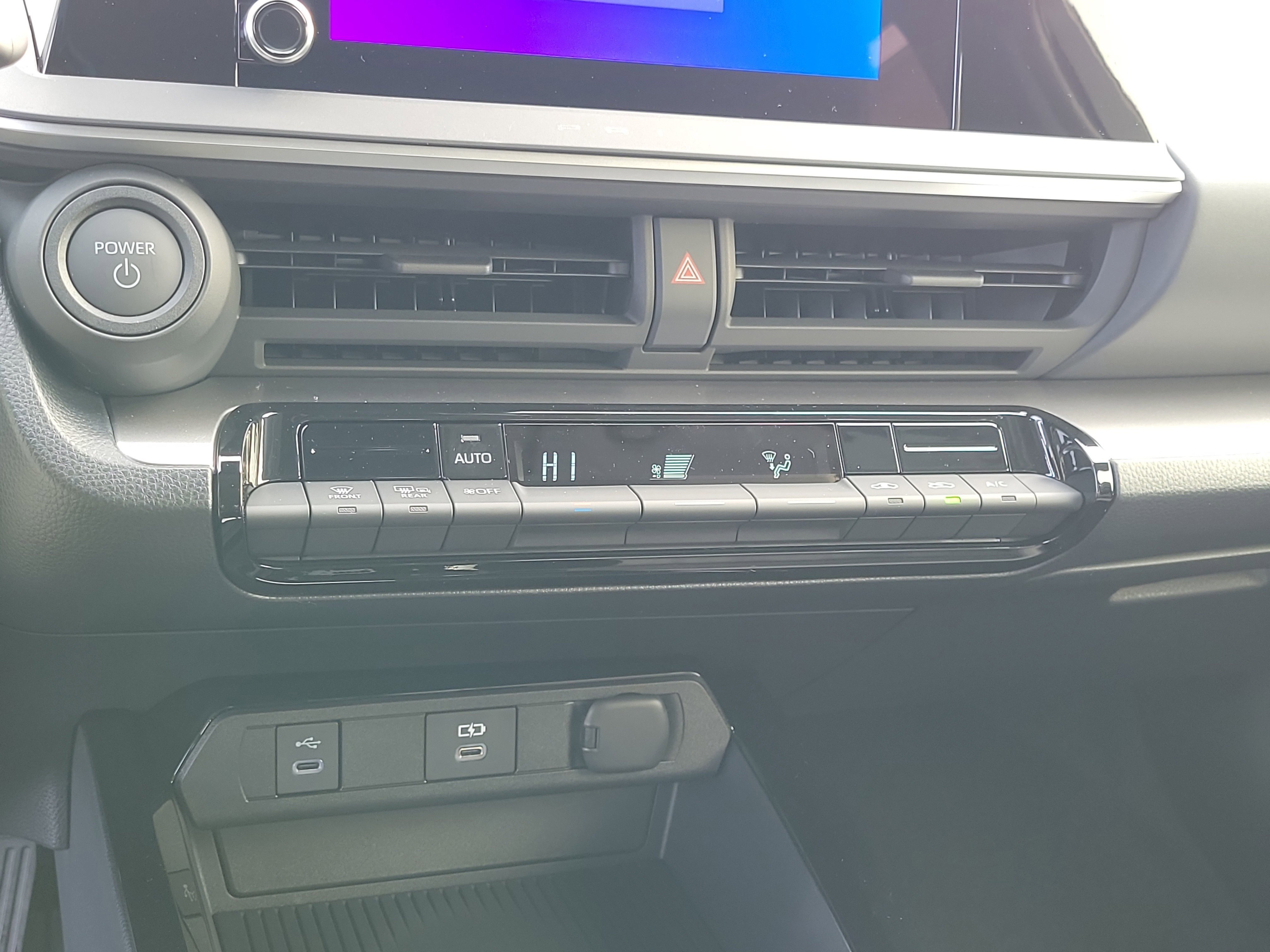 2026 Toyota Prius LE - Photo 27