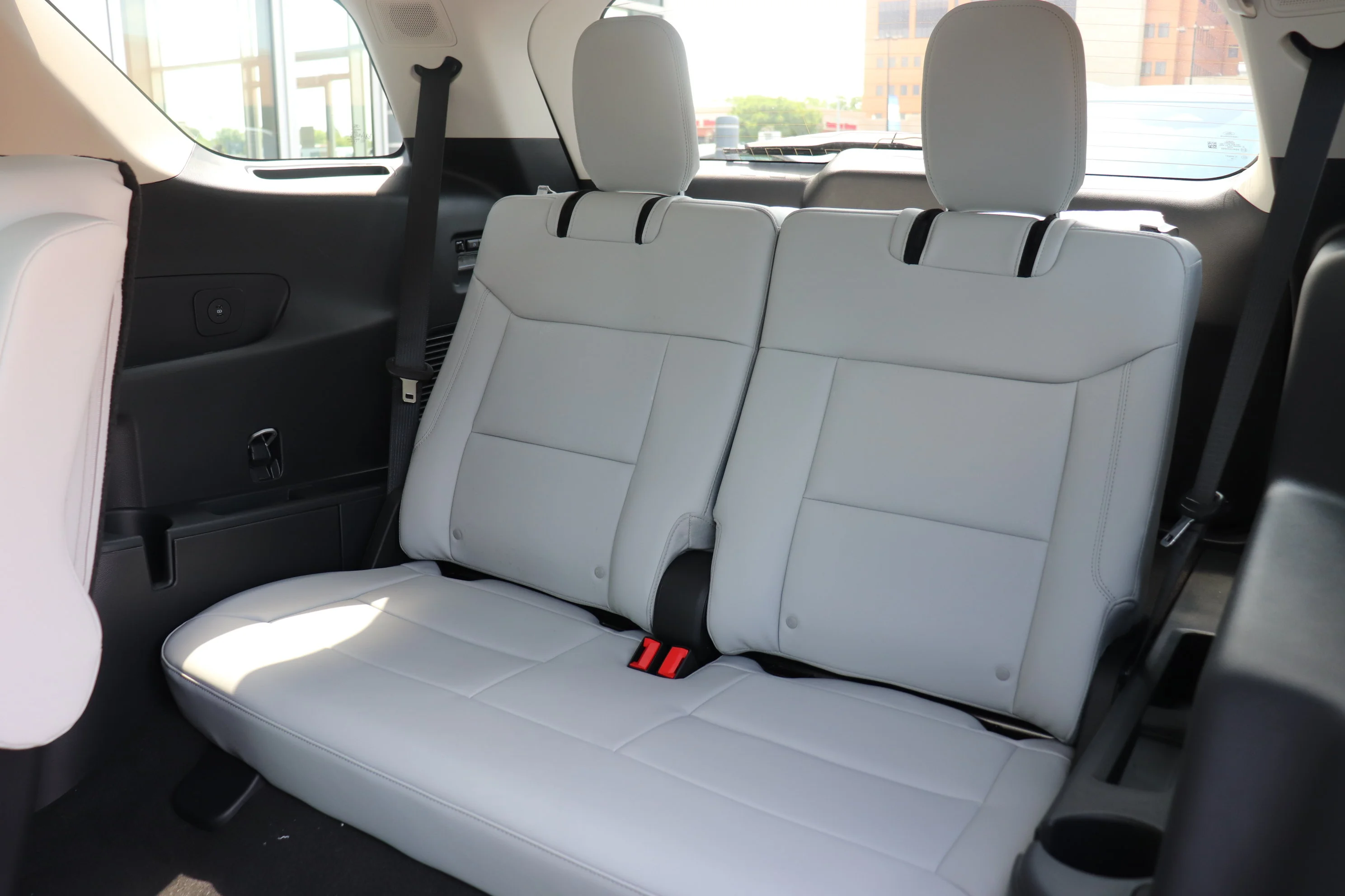 New 2026 STAR WHITE METALLIC TRI-COAT Ford Platinum image 14