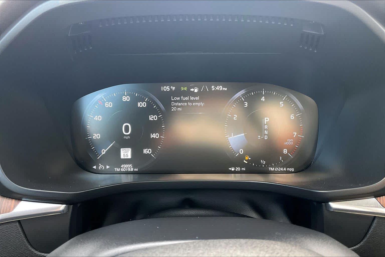 Used 2021  Volvo Momentum image 25